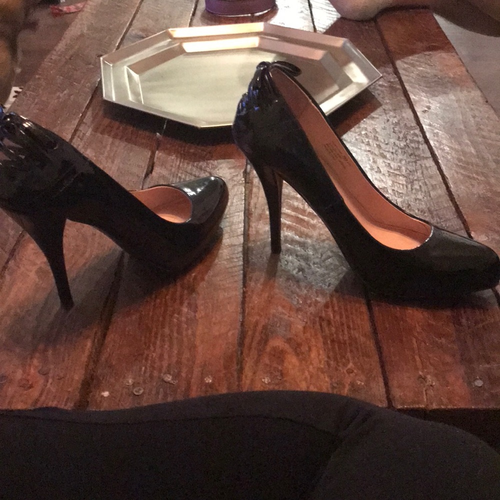 Gently worn Patent Leather Chinese Laundry Pumps!